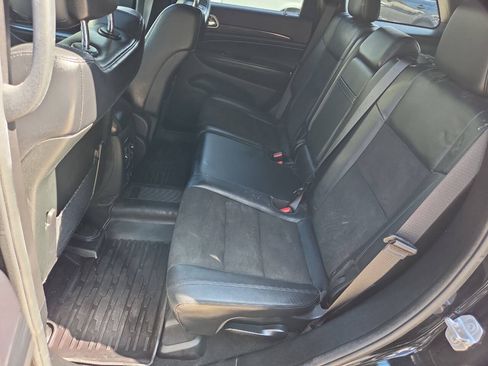 Used 2019 Jeep Grand Cherokee Altitude AWD/4WD image 17