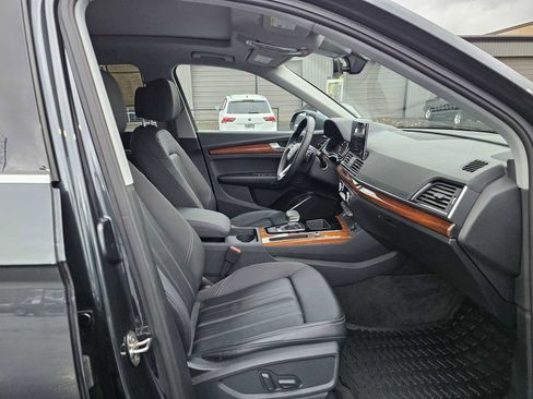 Used 2023 Audi Q5 2.0T Premium w/ Convenience Package image 11