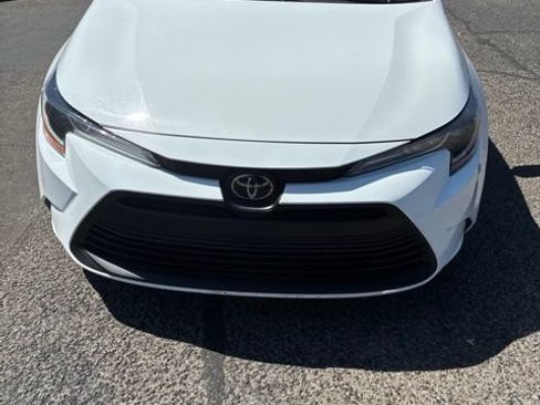 Used 2024 Toyota Corolla LE FWD image 2