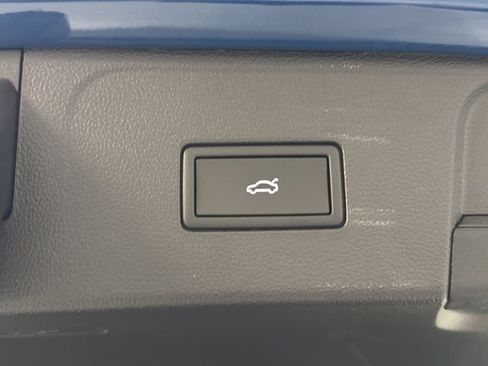 New 2026 Volkswagen Atlas SE image 13