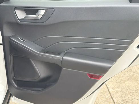 Used 2022 Ford Escape SEL FWD image 15
