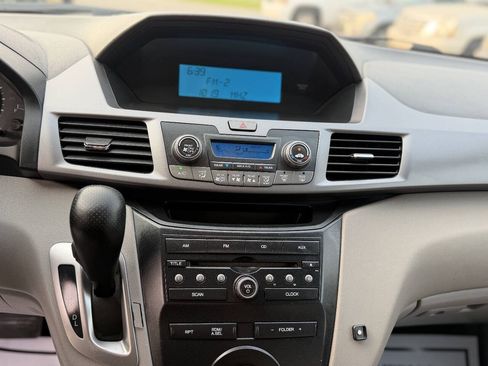 Used 2011 Honda Odyssey LX image 12