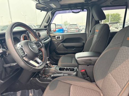 Used 2020 Jeep Gladiator Mojave w/ Cold Weather Group AWD/4WD image 12