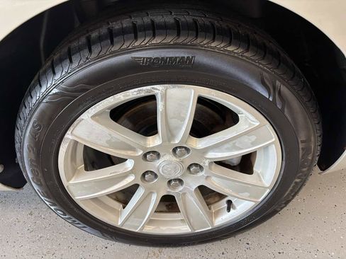 Used 2010 Buick LaCrosse CXL image 25