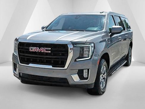 Used 2022 GMC Yukon XL SLE w/ Gmc Pro Safety Plus Package AWD/4WD image 3