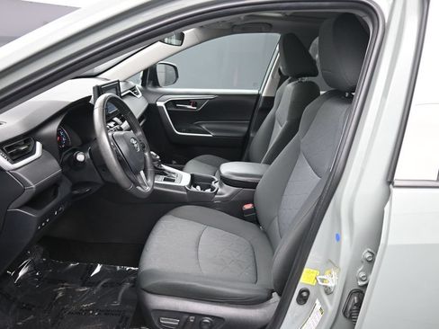 Certified 2020 Toyota RAV4 XLE w/ Convenience Package AWD/4WD image 19
