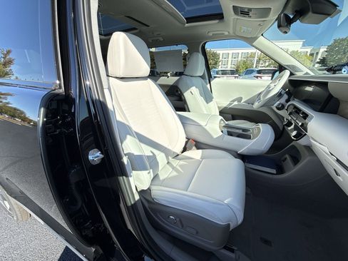 Certified 2026 Hyundai Palisade Limited AWD/4WD image 28