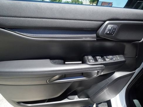 Used 2025 Ford Ranger Raptor AWD/4WD image 13