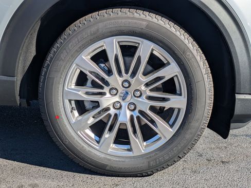 New 2026 Ford Explorer Active w/ Active Comfort Package image 13