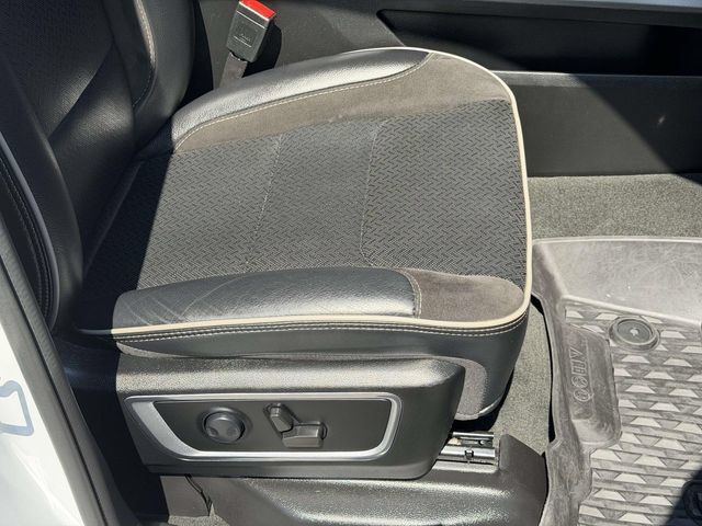 Used 2023 RAM 1500 Laramie AWD/4WD image 9