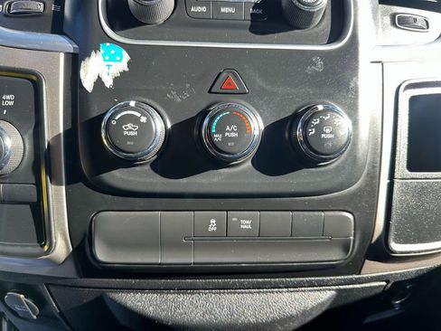 Used 2017 RAM 3500 SLT w/ Protection Group image 39