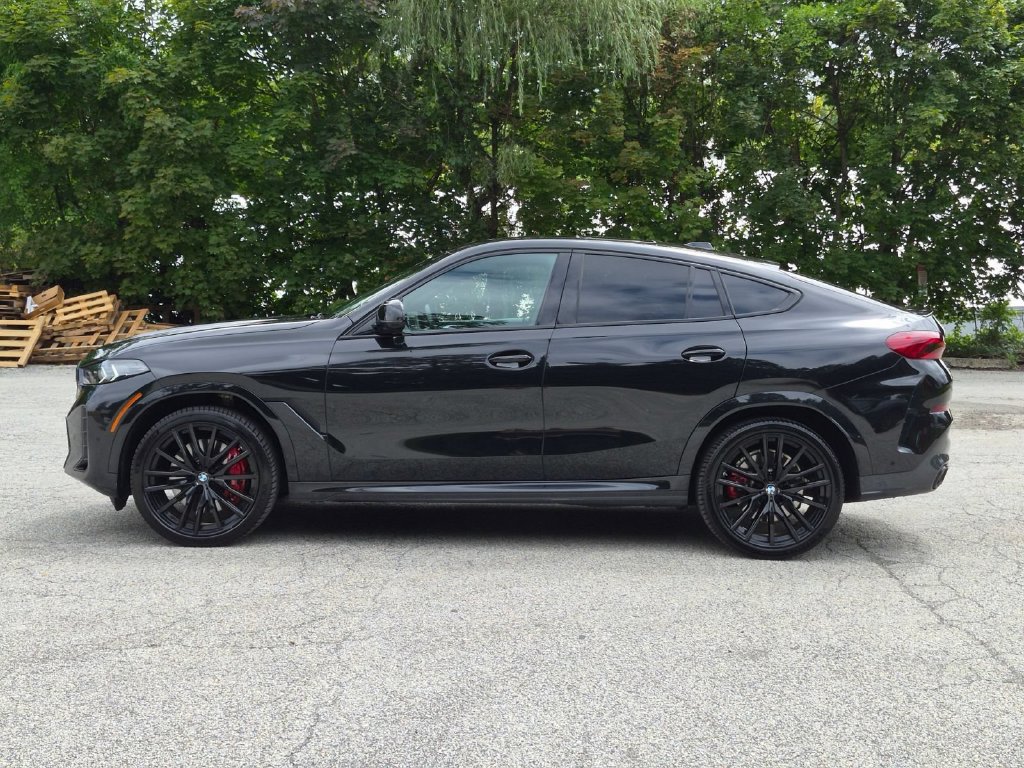 Used 2024 BMW X6 M60i w/ Dynamic Handling Package AWD/4WD image 9