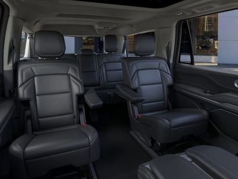 New 2026 Lincoln Navigator L Reserve AWD/4WD image 12