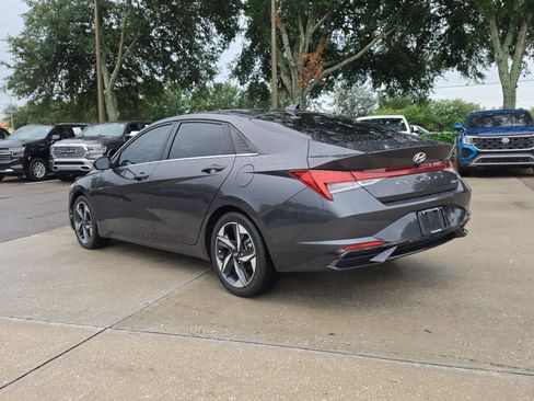 Used 2022 Hyundai Elantra Limited w/ Cargo Package FWD image 6