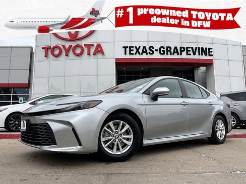 Used 2025 Toyota Camry LE image 1