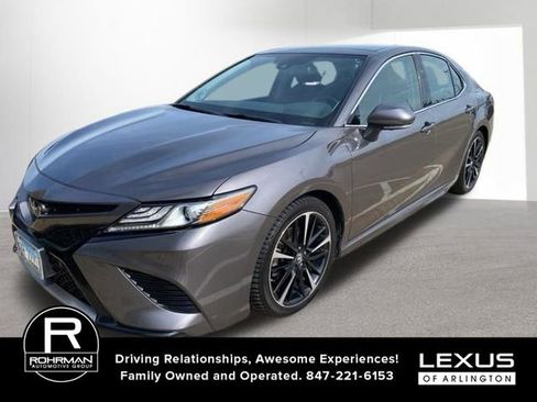 Used 2019 Toyota Camry XSE image 2