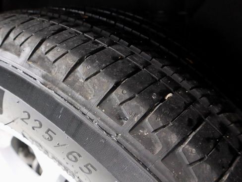 Used 2024 Chevrolet Equinox LT w/ LPO, Floor Liner Package image 20