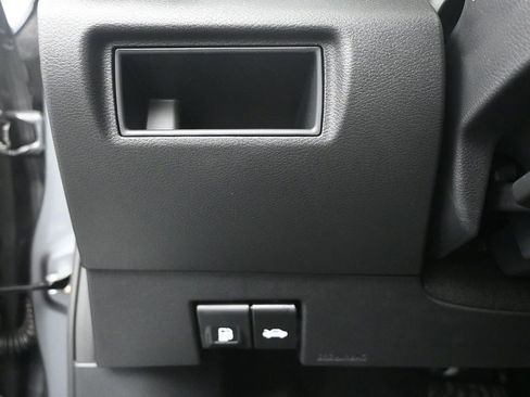 New 2025 Nissan Versa SR w/ Trunk Package image 15