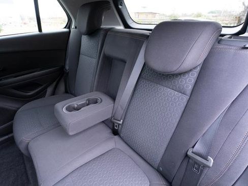 Used 2022 Chevrolet Trax LS w/ Tint and Cruise Package image 29