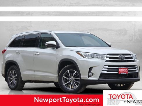 Used 2018 Toyota Highlander XLE AWD/4WD image 1
