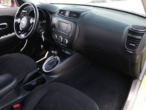 Used 2017 Kia Soul FWD image 19