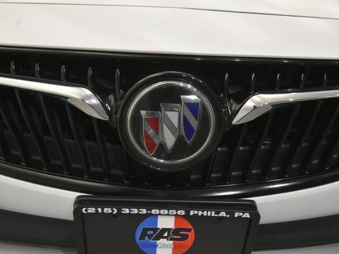 Used 2018 Buick Regal Essence w/ Driver Confidence Package #1 AWD/4WD image 9