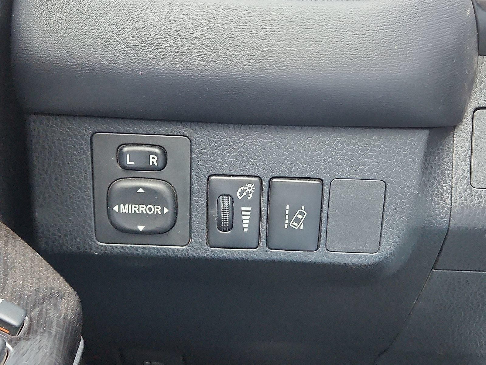 Used 2017 Toyota RAV4 SE w/ Power Extra Value Package FWD image 15