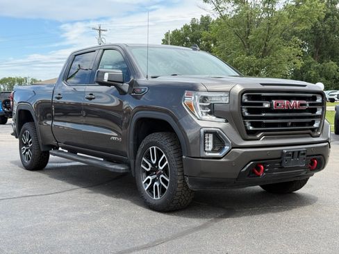 Used 2020 GMC Sierra 1500 AT4 w/ Technology Package AWD/4WD image 2