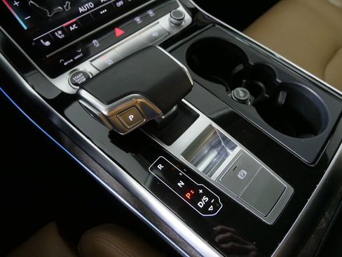 Used 2022 Audi Q8 Prestige image 26