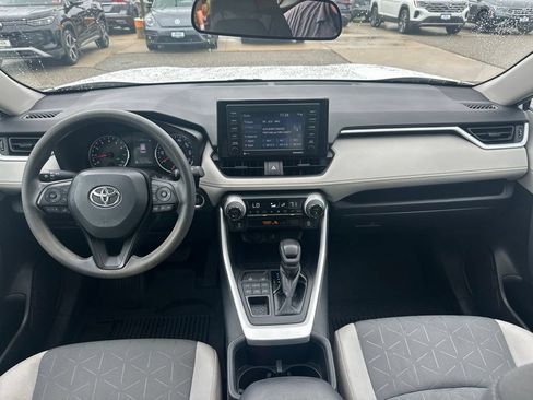 Used 2022 Toyota RAV4 XLE w/ Convenience Package AWD/4WD image 15