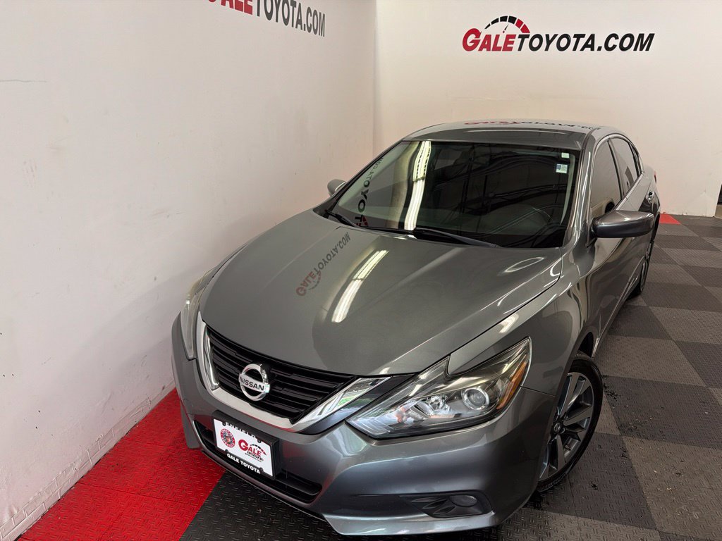 Used 2017 Nissan Altima 2.5 SR FWD image 3