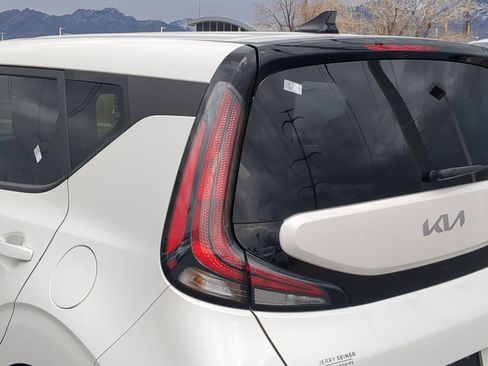 Certified 2023 Kia Soul LX image 11