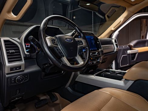 Used 2022 Ford F450 Lariat w/ FX4 Off-Road Package image 14