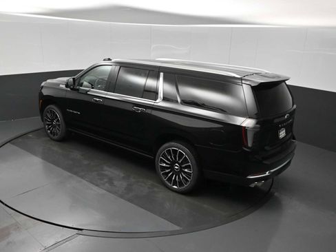 New 2026 Chevrolet Suburban High Country image 14