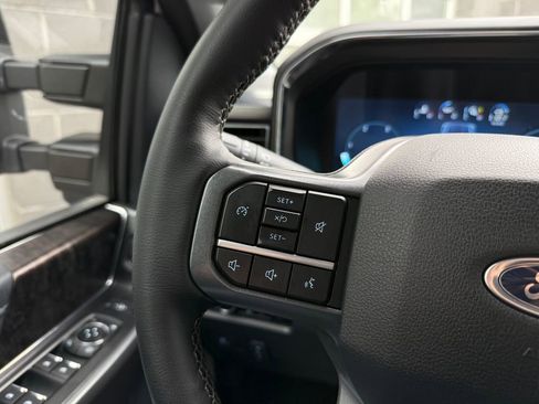 Used 2025 Ford F350 Lariat AWD/4WD image 45