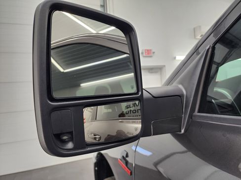 Used 2024 RAM 2500 Big Horn w/ Night Edition image 32