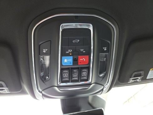 Used 2024 Jeep Grand Cherokee Trailhawk w/ Luxury Tech Group III image 44