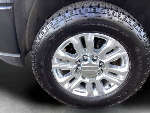 Used 2023 GMC Sierra 2500 Denali w/ Denali Ultimate Package image 9