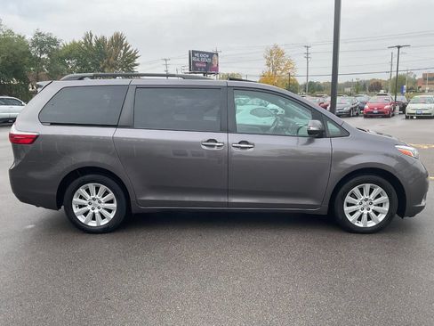 Used 2015 Toyota Sienna AWD image 9