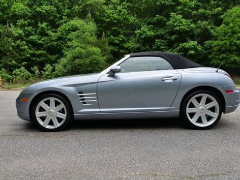 Used 2007 Chrysler Crossfire Limited RWD image 31