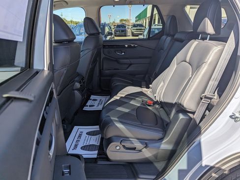 New 2025 Honda Pilot Touring image 12