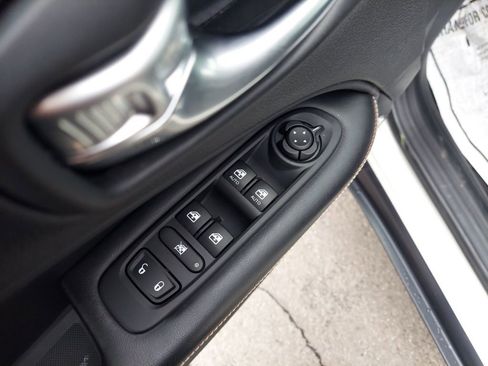 Used 2019 Jeep Compass Latitude w/ Popular Equipment Group image 13