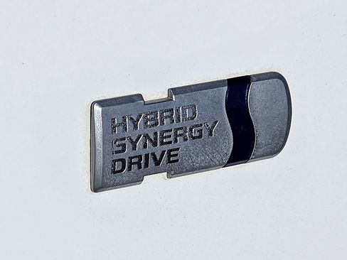 Used 2016 Toyota Prius C Three image 13