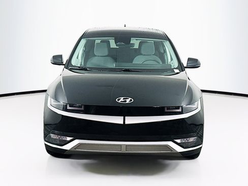 Used 2023 Hyundai Ioniq 5 SE image 2