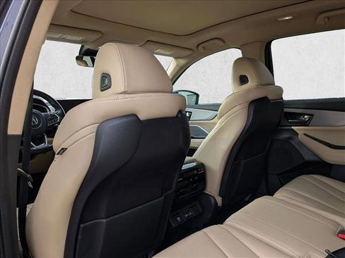 Used 2023 Acura MDX image 11