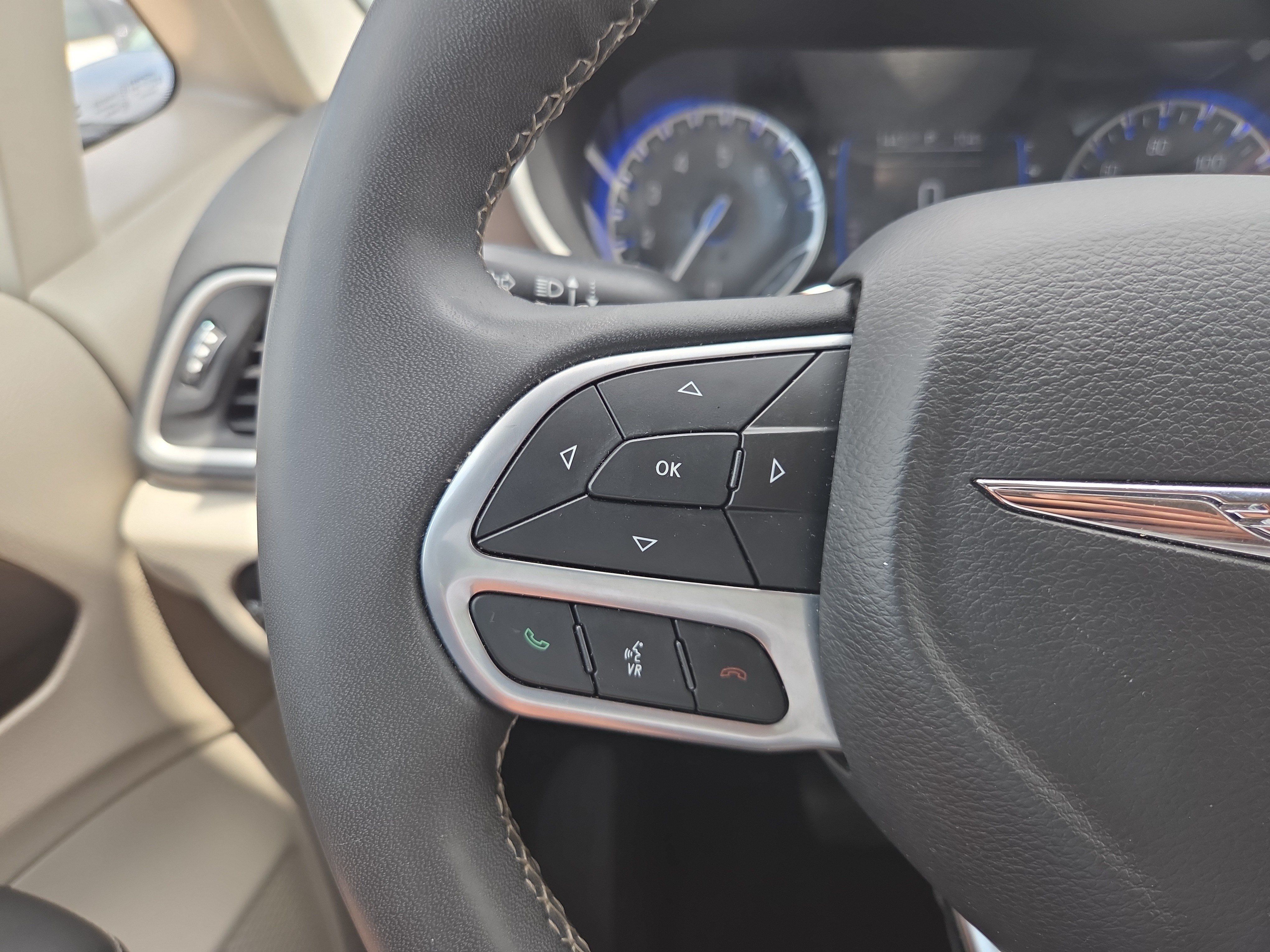 Used 2023 Chrysler Voyager LX FWD image 11
