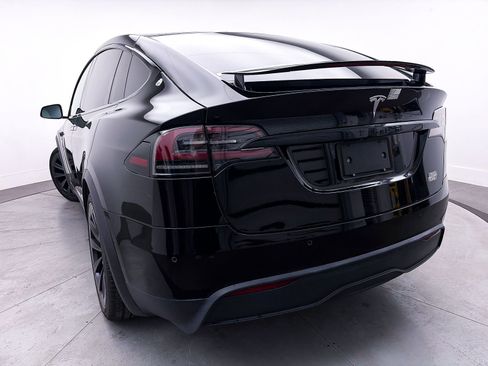 Used 2023 Tesla Model X Plaid image 9