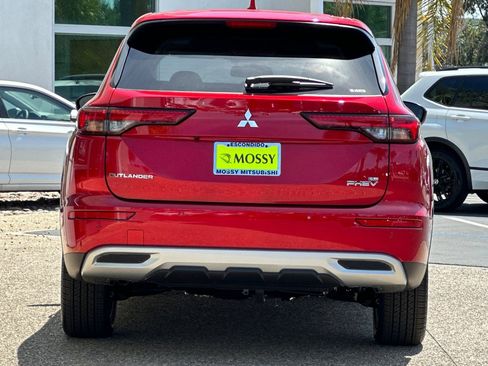 New 2025 Mitsubishi Outlander SE image 5