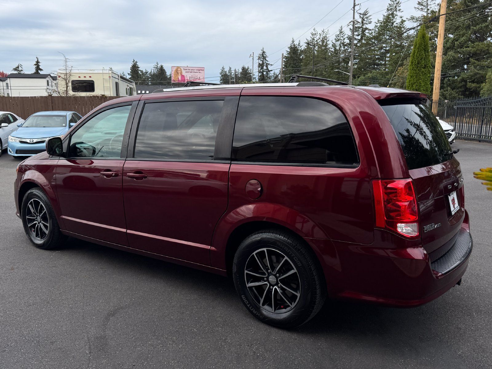 Used 2018 Dodge Grand Caravan SE FWD image 5