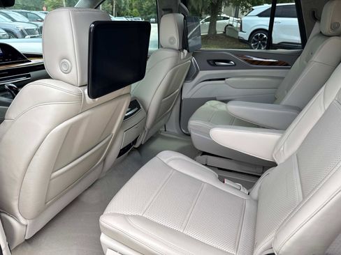 Used 2024 Cadillac Escalade Sport Platinum AWD/4WD image 15